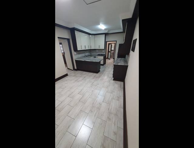 2 BEDROOM PROPERTY TO RENT IN MENLO PARK